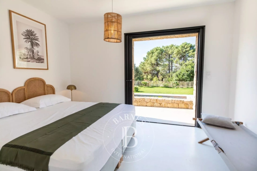 Saint Cyprien - Villa en pierre de 4 chambres, avec piscine, à p