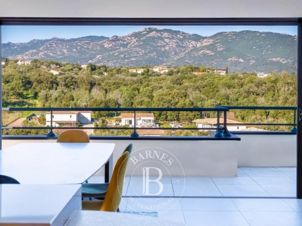 Exclusivité - Trinité-de-Porto-Vecchio, Villa contemporaine, pis