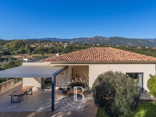 Exclusivité - Trinité-de-Porto-Vecchio, Villa contemporaine, pis